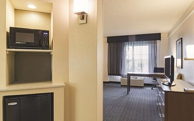 La Quinta Inn & Suites by Wyndham Denver Airport DIA