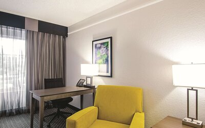 La Quinta Inn & Suites by Wyndham Denver Airport DIA