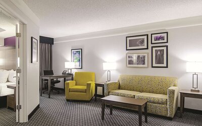 La Quinta Inn & Suites by Wyndham Denver Airport DIA
