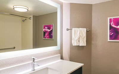 La Quinta Inn & Suites by Wyndham Denver Airport DIA