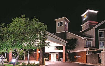 La Quinta Inn & Suites by Wyndham Denver Airport DIA