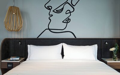 Renaissance Montreal Downtown Hotel