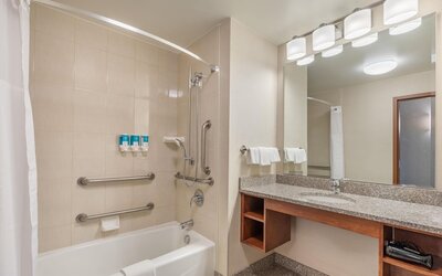 Drury Plaza Hotel Denver Central Park