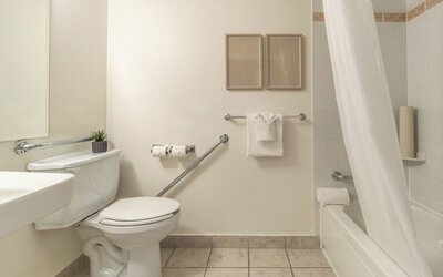 Hotel Faubourg Montreal