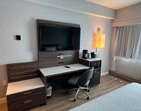 Armon Plaza Montreal Airport