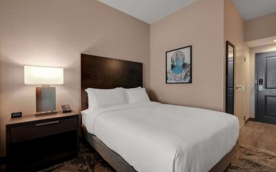 DoubleTree by Hilton Denver International Airport