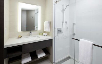 DoubleTree by Hilton Montreal