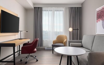 Staybridge Suites Montréal Airport - St-Laurent by IHG