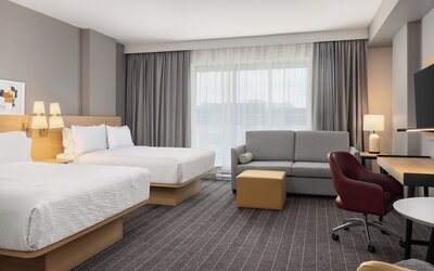 Staybridge Suites Montréal Airport - St-Laurent by IHG