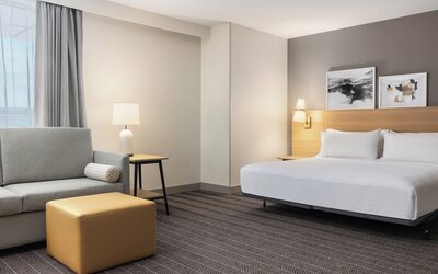 Staybridge Suites Montréal Airport - St-Laurent by IHG