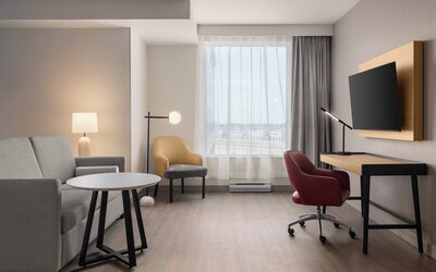 Staybridge Suites Montréal Airport - St-Laurent by IHG