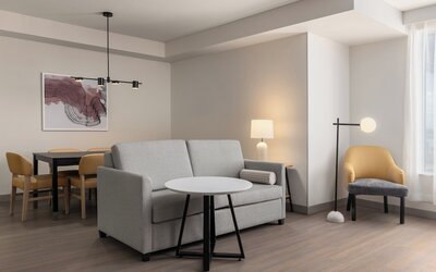 Staybridge Suites Montréal Airport - St-Laurent by IHG