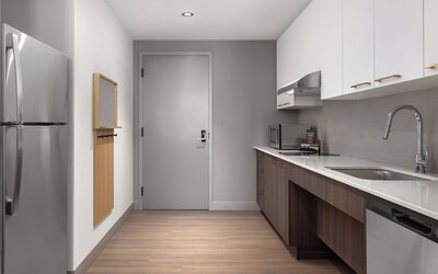 Staybridge Suites Montréal Airport - St-Laurent by IHG