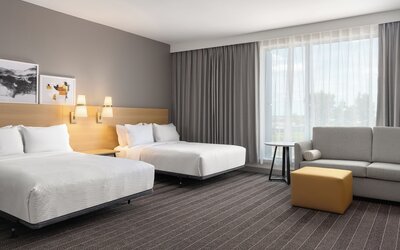 Staybridge Suites Montréal Airport - St-Laurent by IHG