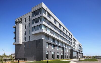 Staybridge Suites Montréal Airport - St-Laurent by IHG
