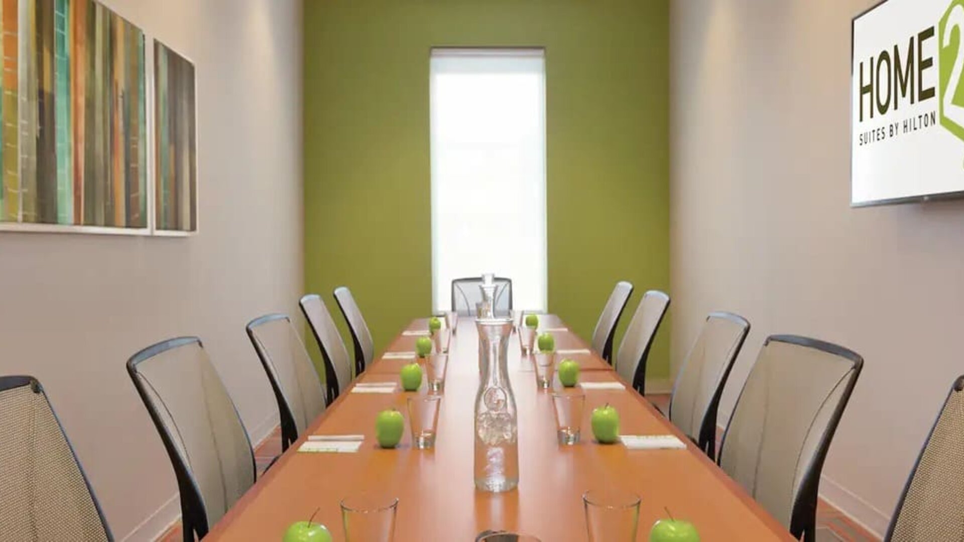 Professional meeting room at Home2 Suites By Hilton Dallas Medical District Lovefield.