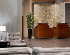 Embassy Suites Montréal by Hilton