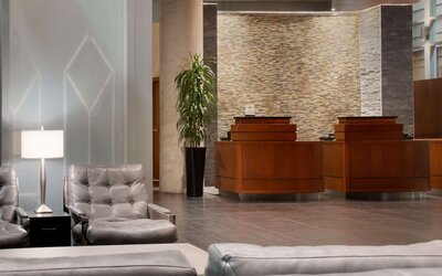 Embassy Suites Montréal by Hilton