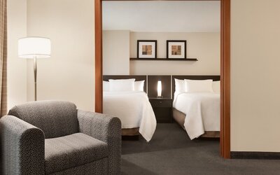 Embassy Suites Montréal by Hilton