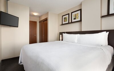 Embassy Suites Montréal by Hilton