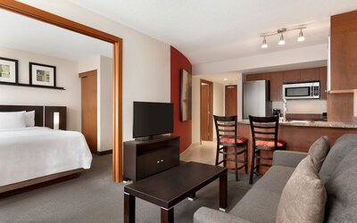 Embassy Suites Montréal by Hilton