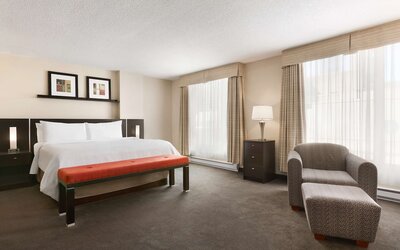Embassy Suites Montréal by Hilton