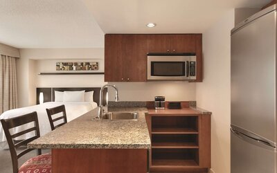 Embassy Suites Montréal by Hilton