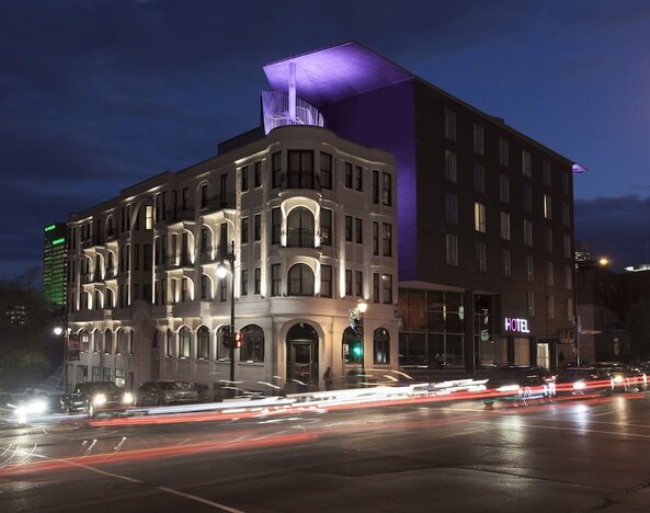 HOTEL 10