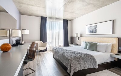 HOTEL 10