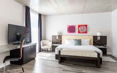 HOTEL 10