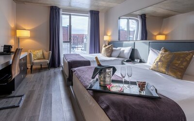 HOTEL 10