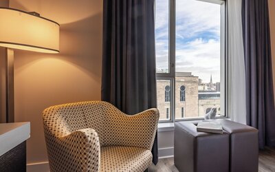 HOTEL 10
