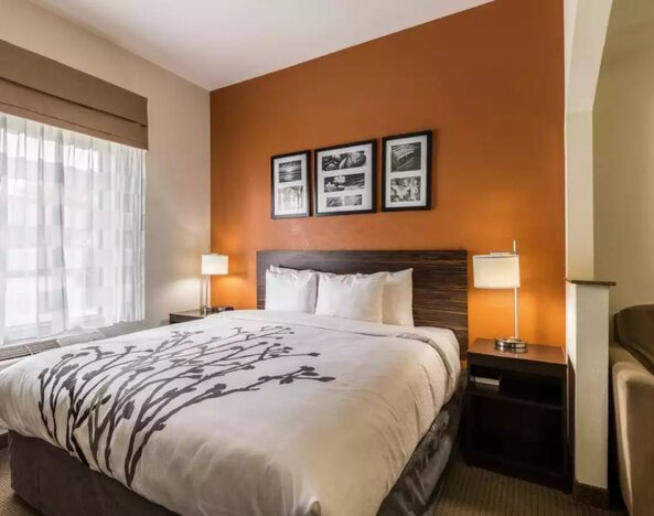 Day use room with natural light at Sleep Inn & Suites Stafford - Sugar Land.