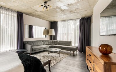 HOTEL 10