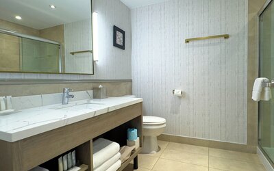 Radisson Hotel Montreal Airport