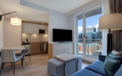 Homewood Suites by Hilton Montreal Downtown, QC