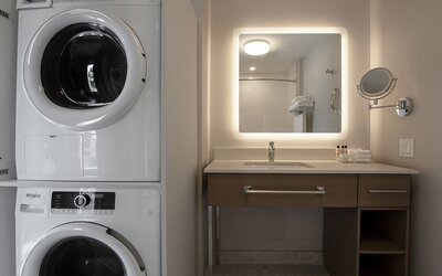 Homewood Suites by Hilton Montreal Downtown, QC