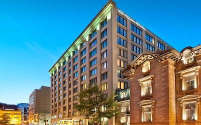 Le Square Phillips Hotel And Suites