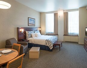 Le Square Phillips Hotel And Suites