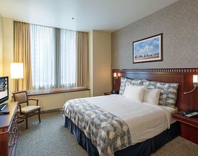 Le Square Phillips Hotel And Suites