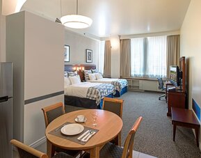 Le Square Phillips Hotel And Suites