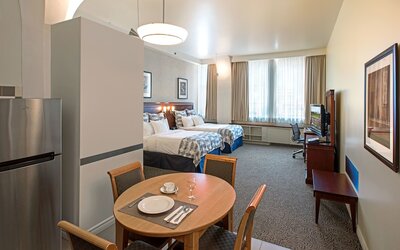 Le Square Phillips Hotel And Suites