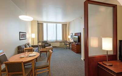 Le Square Phillips Hotel And Suites