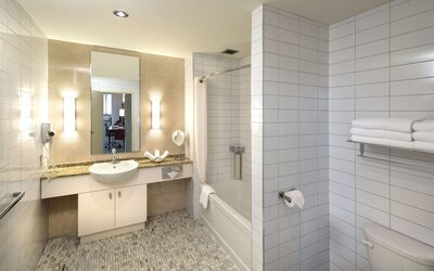 Le Square Phillips Hotel And Suites