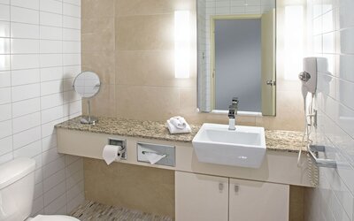 Le Square Phillips Hotel And Suites