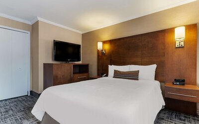 Best Western Ville-Marie Montreal Hotel & Suites