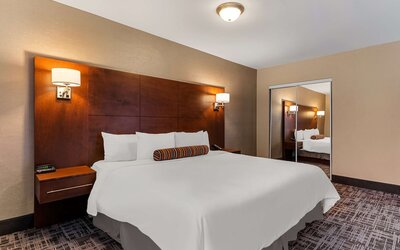 Best Western Ville-Marie Montreal Hotel & Suites