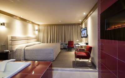Le Chabrol Hotel & Suites