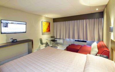 Le Chabrol Hotel & Suites