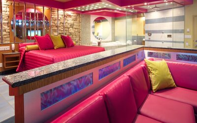 Junior Room, 1 Queen Bed
